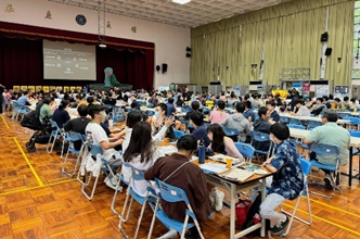 地球科學系於5月5日舉辦40週年系慶活動,吸引三百多位系友回娘家參與。